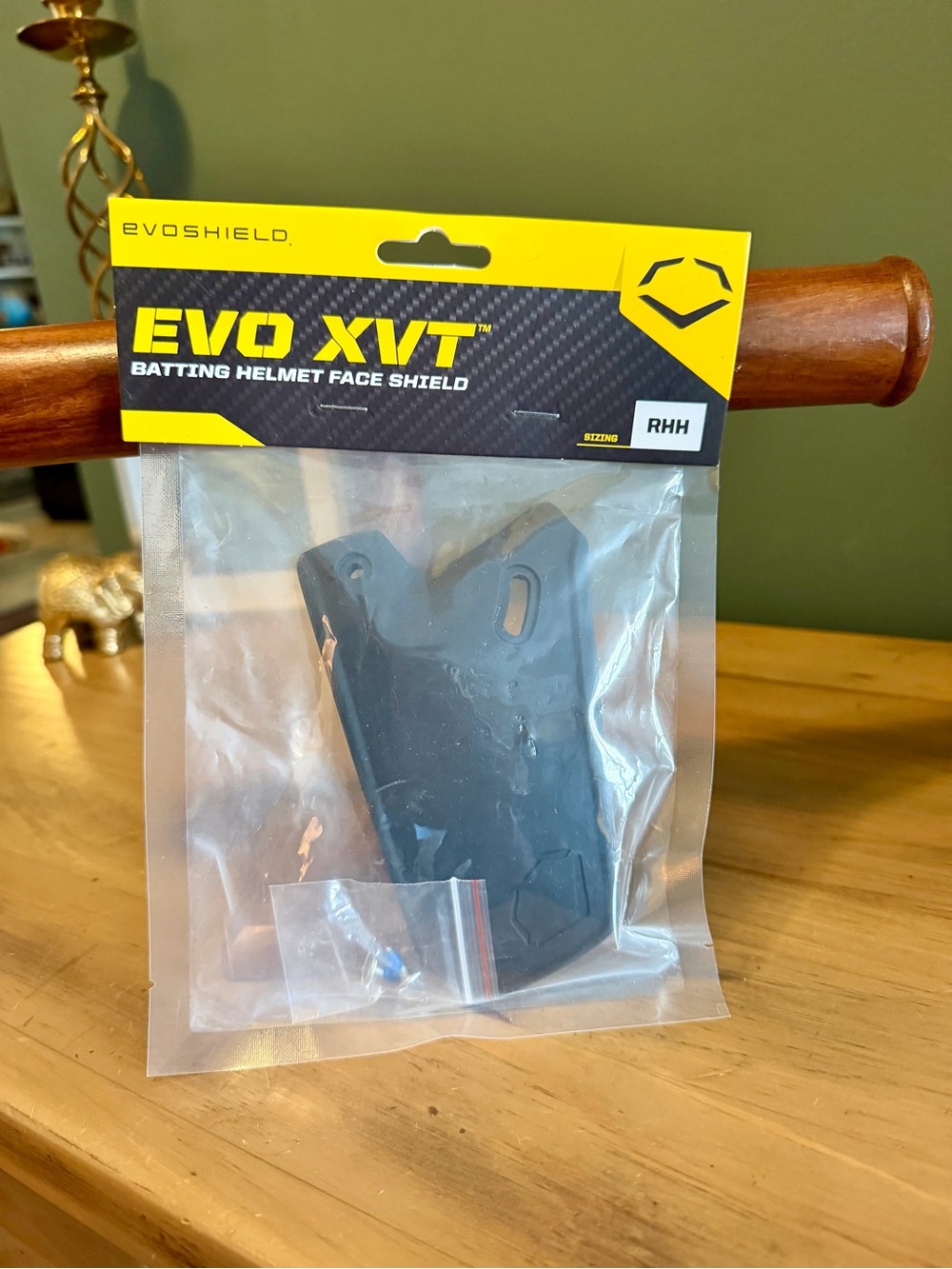 EvoShield EVO XVT C-Flap Face Shield RHH Matte Black ⚾